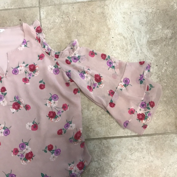 EUC! Express cold shoulder size medium bell sleeve light pink blouse. - Picture 3 of 7